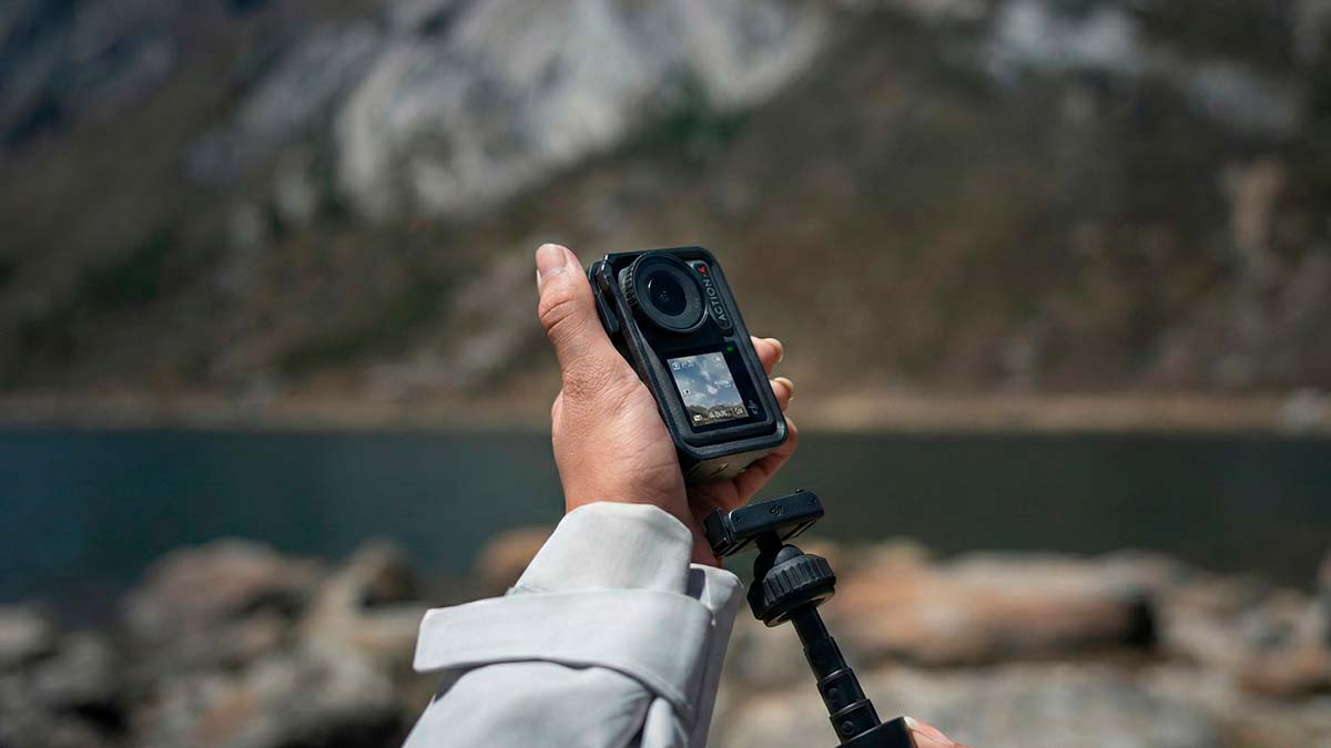 DJI Osmo Action 4 - Liberación magnética y vertical